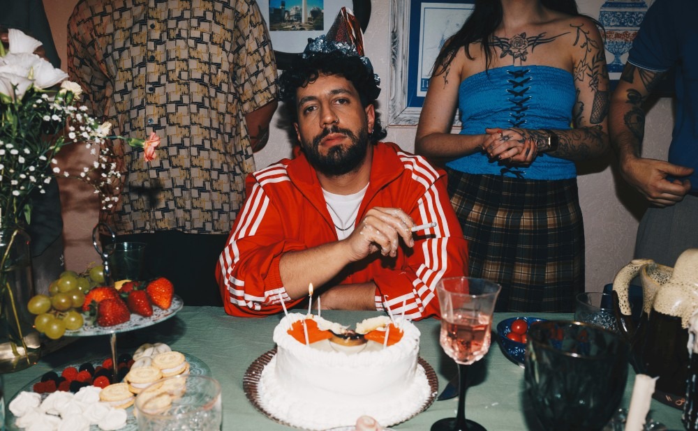 Juan Cruz: El Indie y la incertidumbre cotidiana en su álbum “Rompiendo Todo»